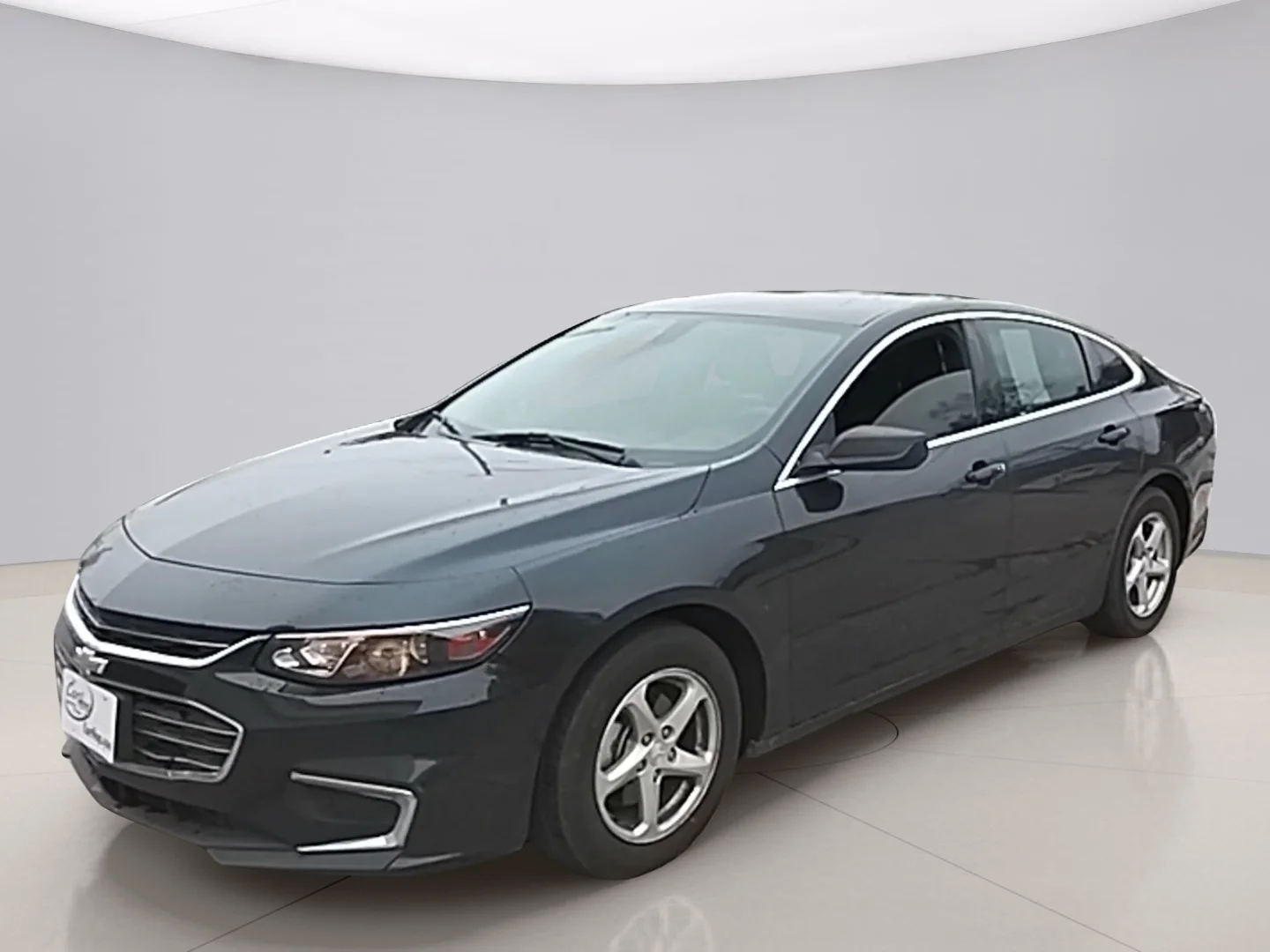 Used 2018 Blue Chevrolet LS image 1