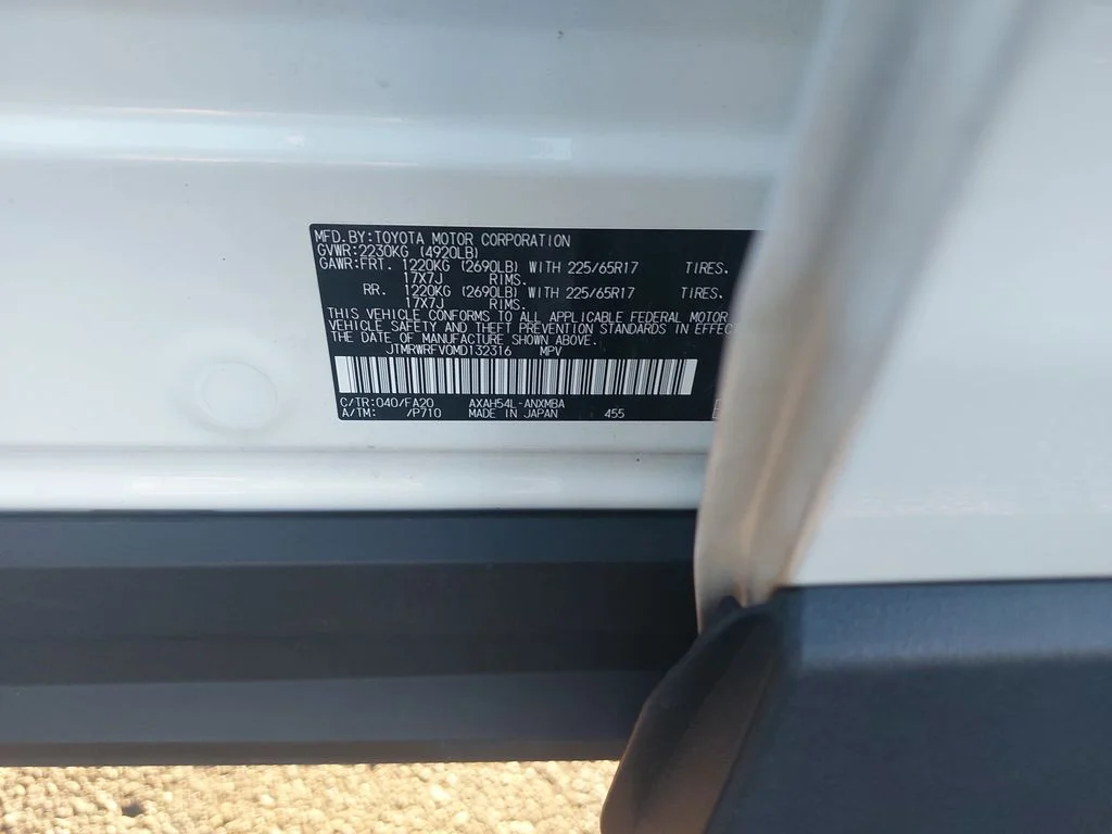 Used 2021 White Toyota XLE image 32