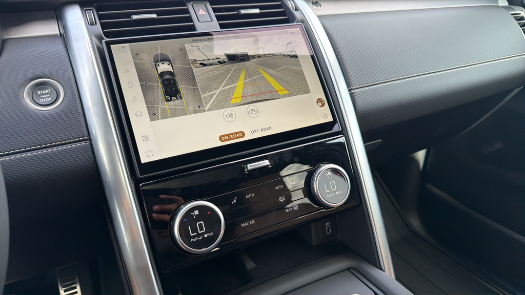New 2026 Charente Grey Land Rover Dynamic SE image 23