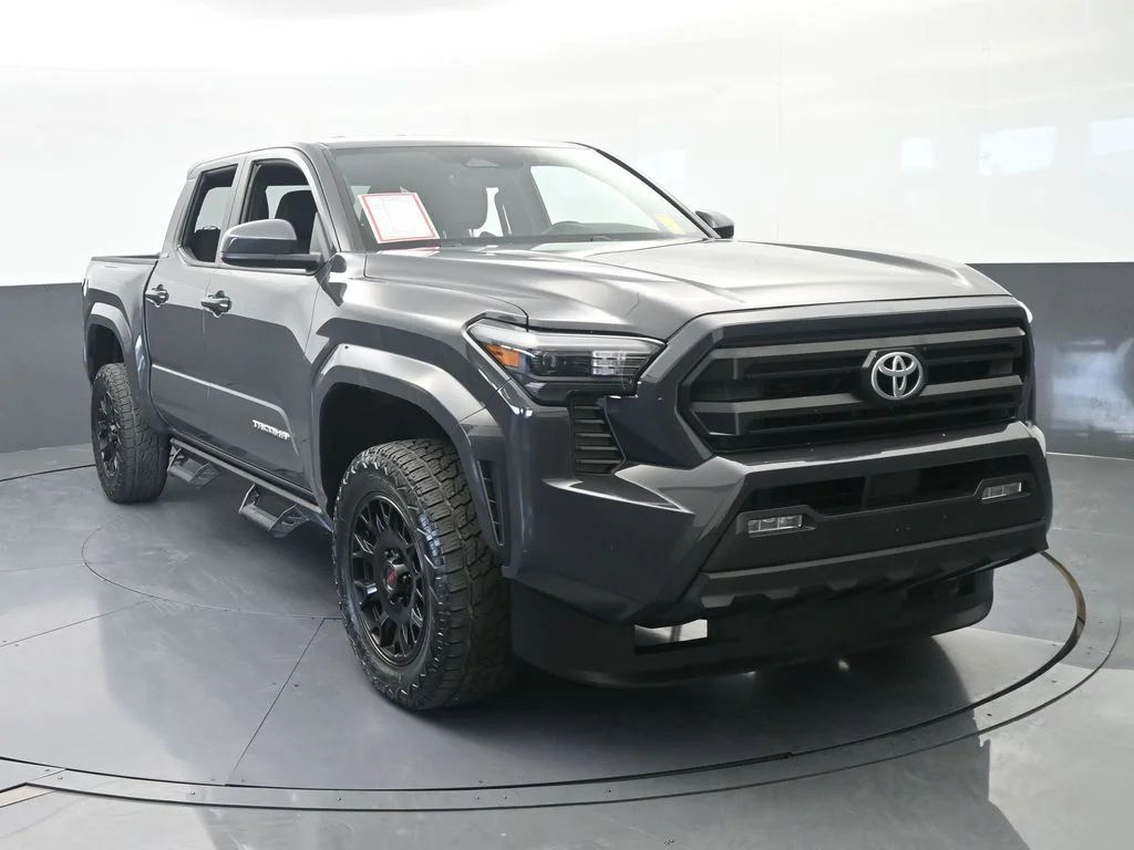 Used 2025 Underground Toyota SR5 image 9