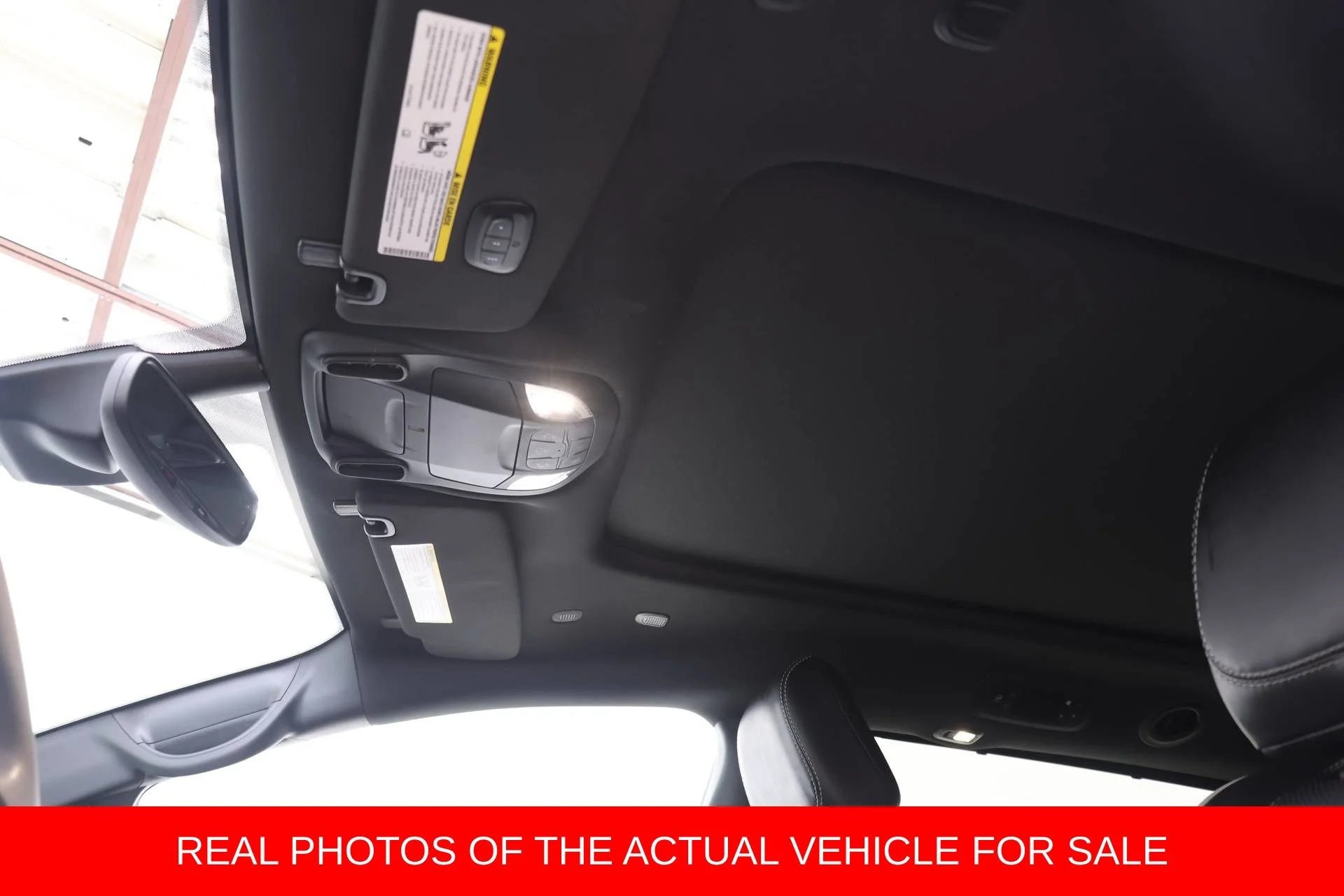 2025 Chrysler Pacifica Limited - Photo 16
