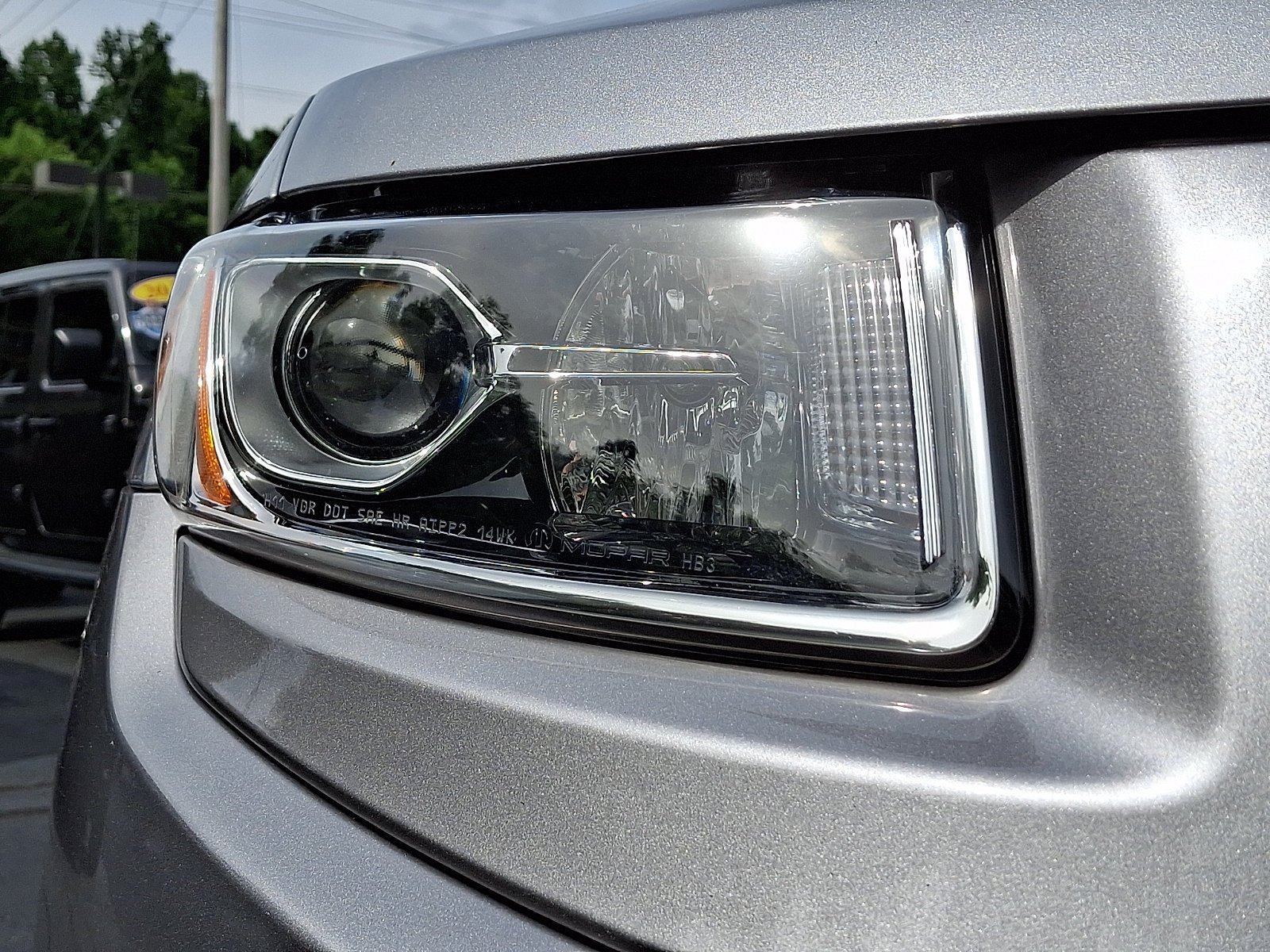 Certified Used 2016 Billet Silver Metallic Clearcoat Jeep Limited image 9