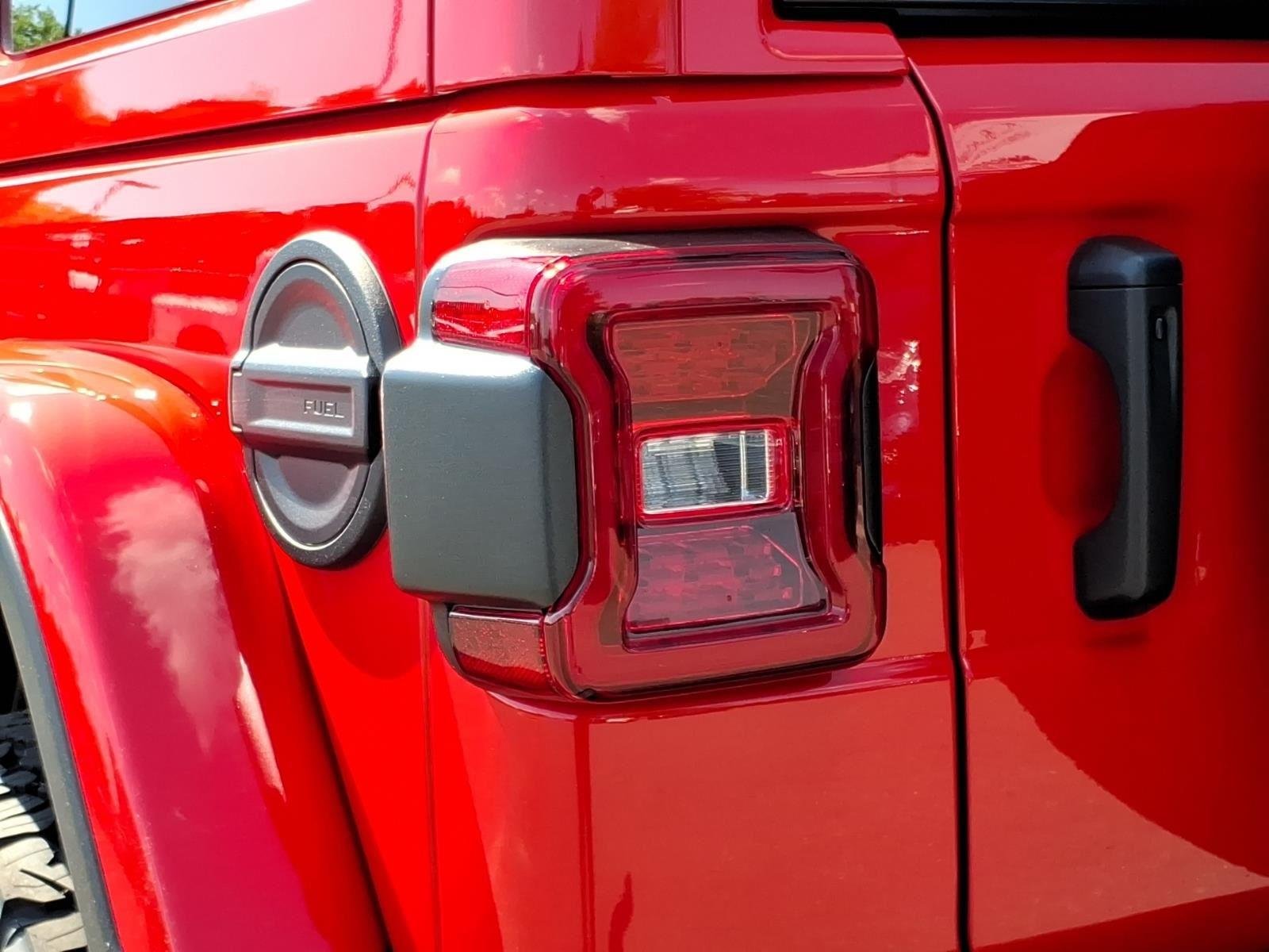 New 2026 Firecracker Red Clear-Coat Exterior Paint Jeep Rubicon image 18