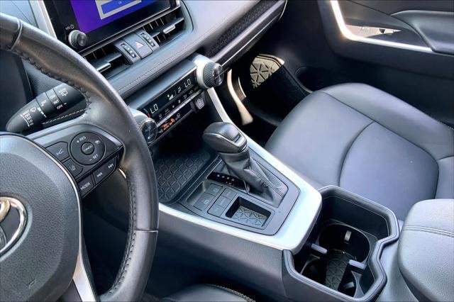 Certified Used 2024 MAGNETIC GRAY MET. Toyota  image 16