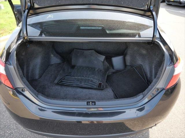 Certified Used 2016 BLACK SAND PEARL Toyota  image 18