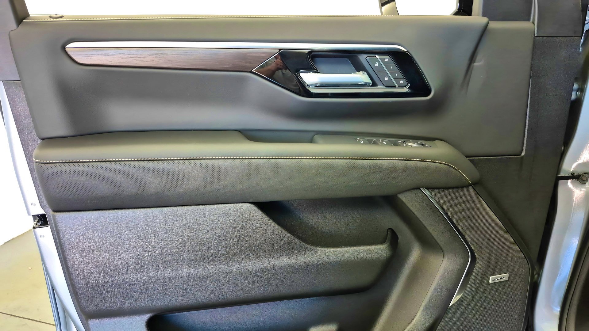 2026 Chevrolet Suburban Premier - Photo 22