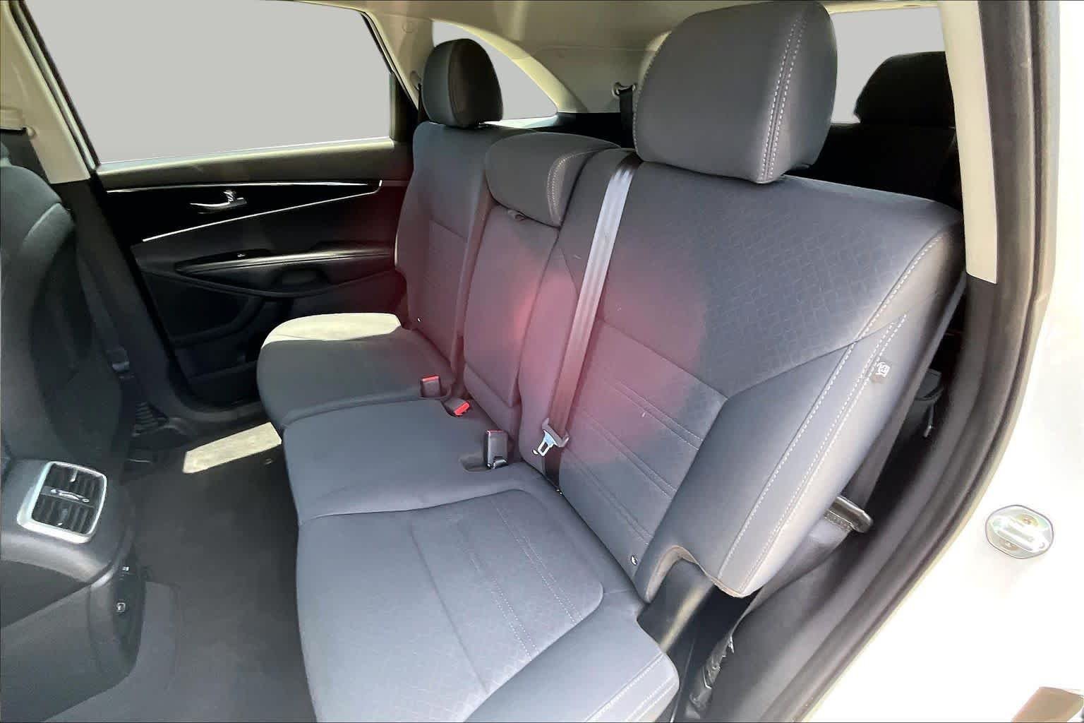 Used 2019 Snow White Pearl Kia LX V6 image 17