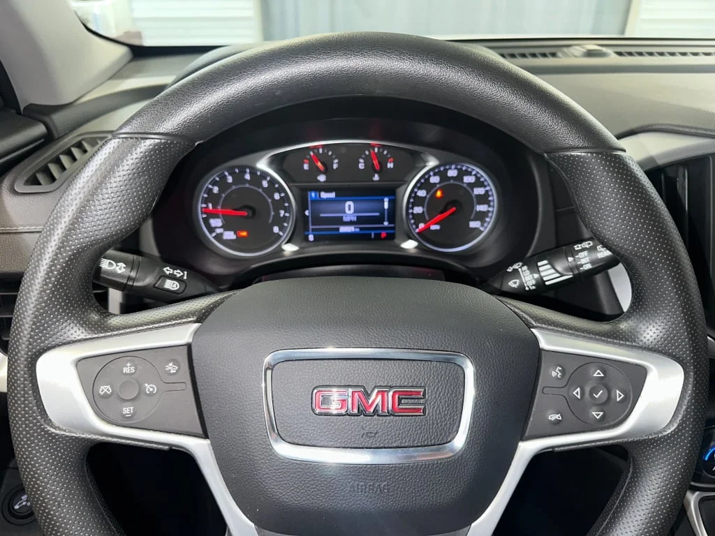 Used 2023 Summit White GMC SLE image 10