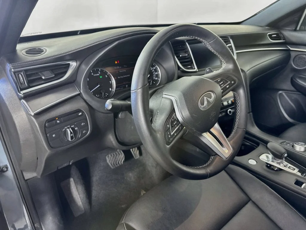 Certified Used 2022 Gray INFINITI LUXE image 11