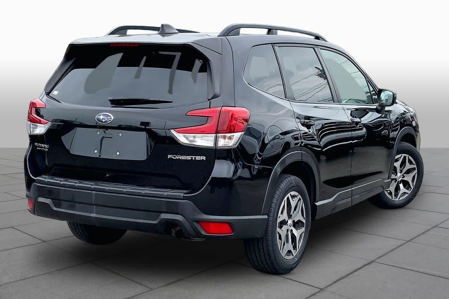 Used 2019 Crystal Black Silica Subaru Premium image 13
