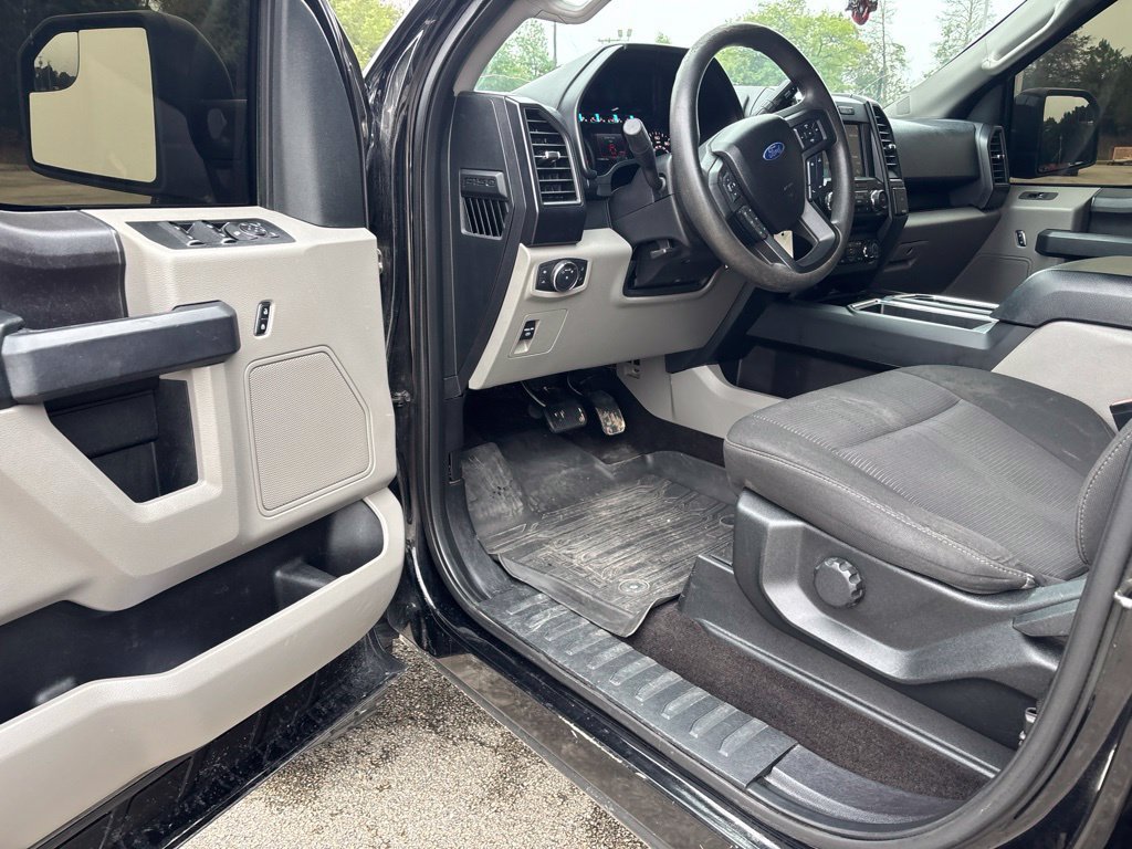 Used 2018  Ford XL image 13