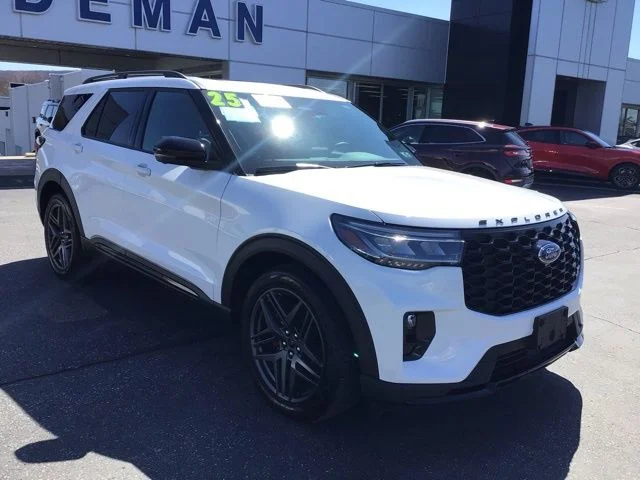 2025 Ford Explorer ST 4WD (PL535)'s photo