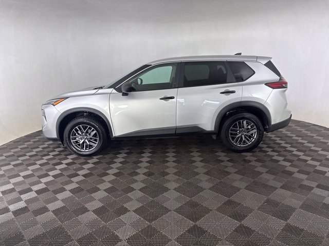 Used 2024 Silver Nissan S image 8