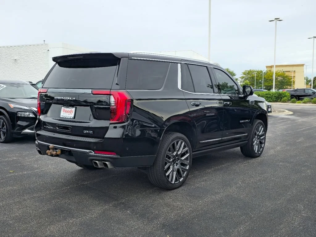 2025 GMC Yukon Denali Ultimate - Photo 8