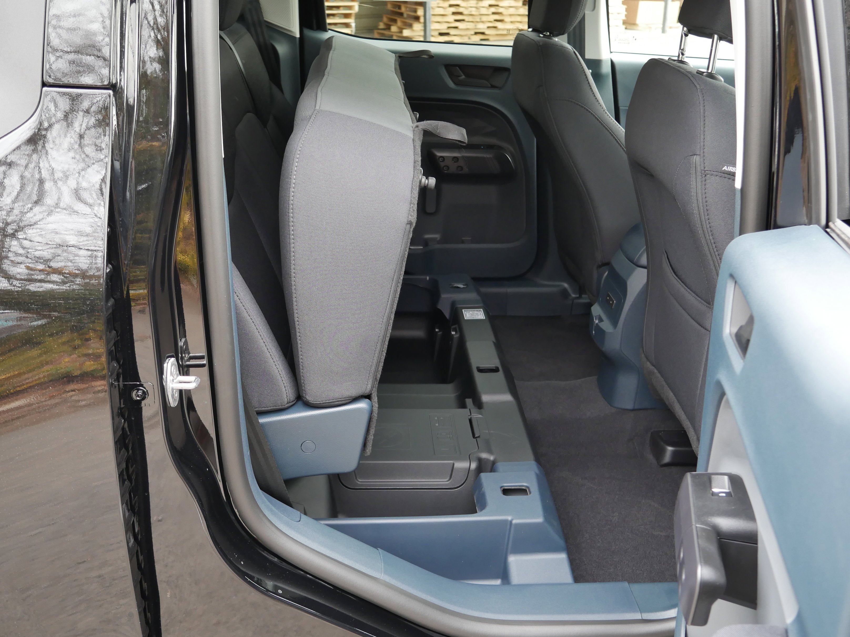 New 2026 Shadow Black Ford XL image 27