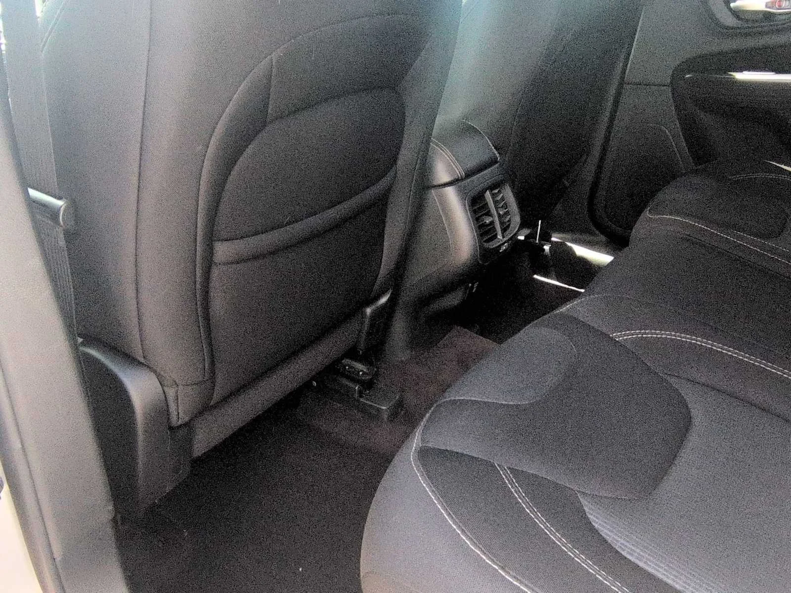 Used 2016 Billet Silver Metallic Clearcoat Jeep Latitude image 19