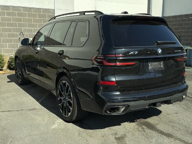Used 2025 Black BMW xDrive40i image 7