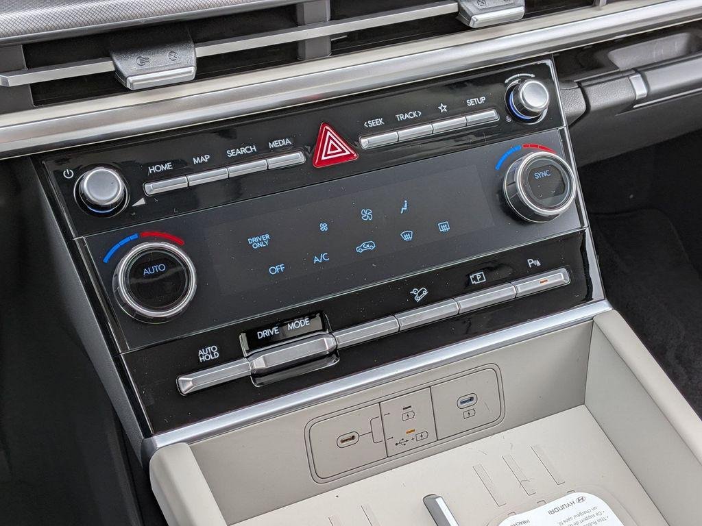 New 2026 White Hyundai SE image 20
