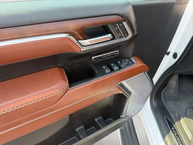 Used 2023 White GMC Denali Ultimate image 10