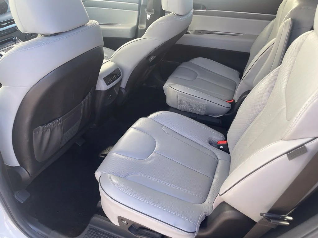 Used 2025 Hyper White Hyundai SEL image 25