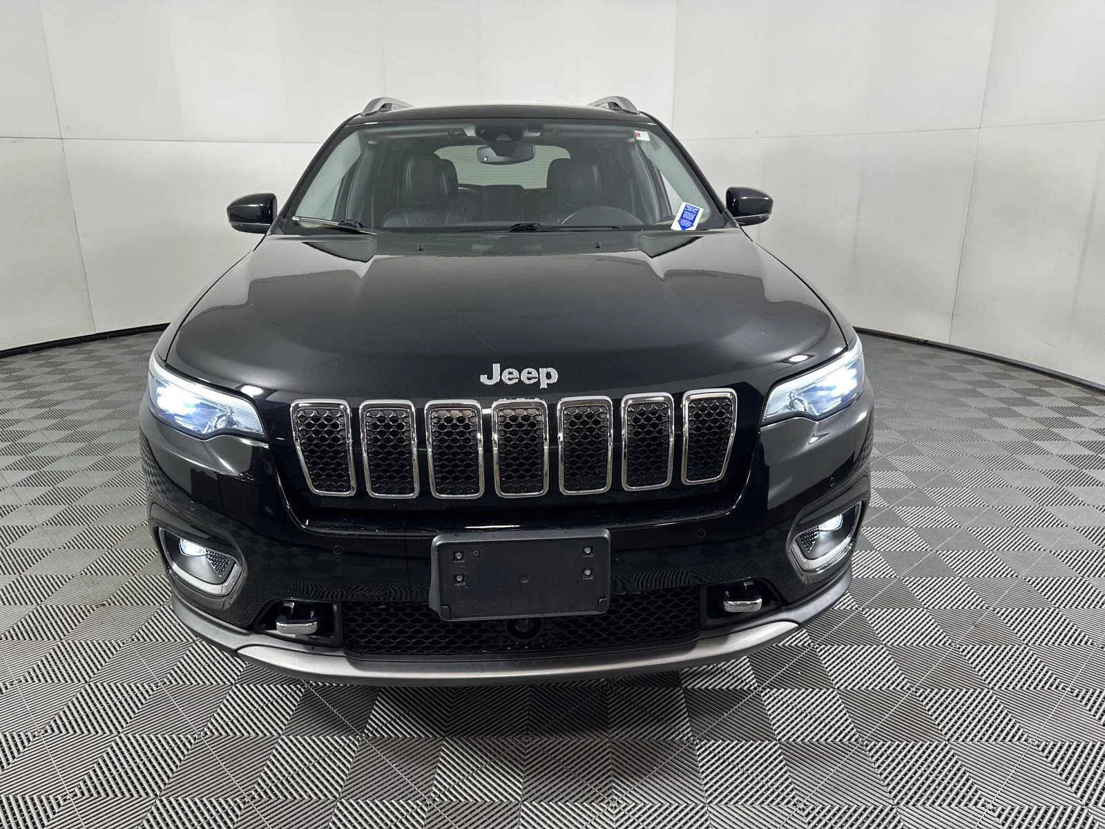 Used 2021 Diamond Black Crystal Pearlcoat Jeep Limited image 11