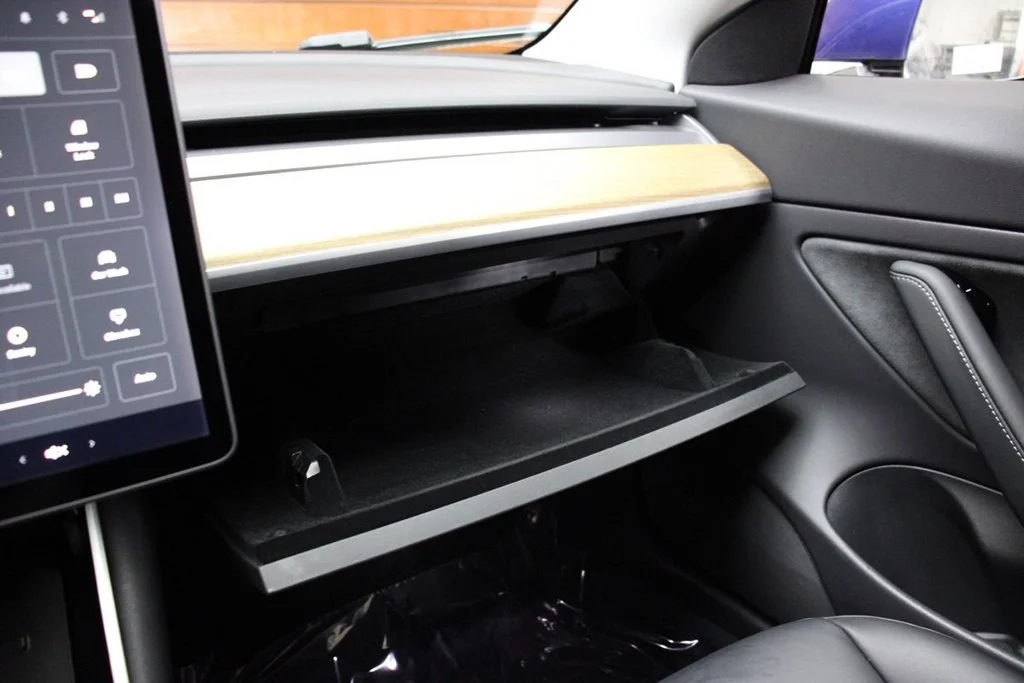 Used 2019 Deep Blue Metallic Tesla  image 46