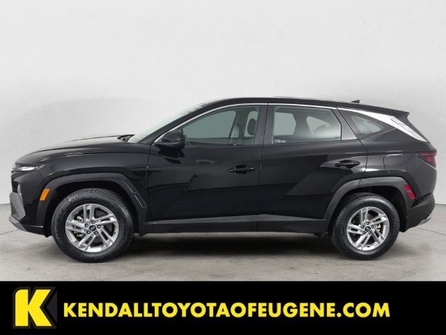 Used 2025 Black Hyundai SE image 8