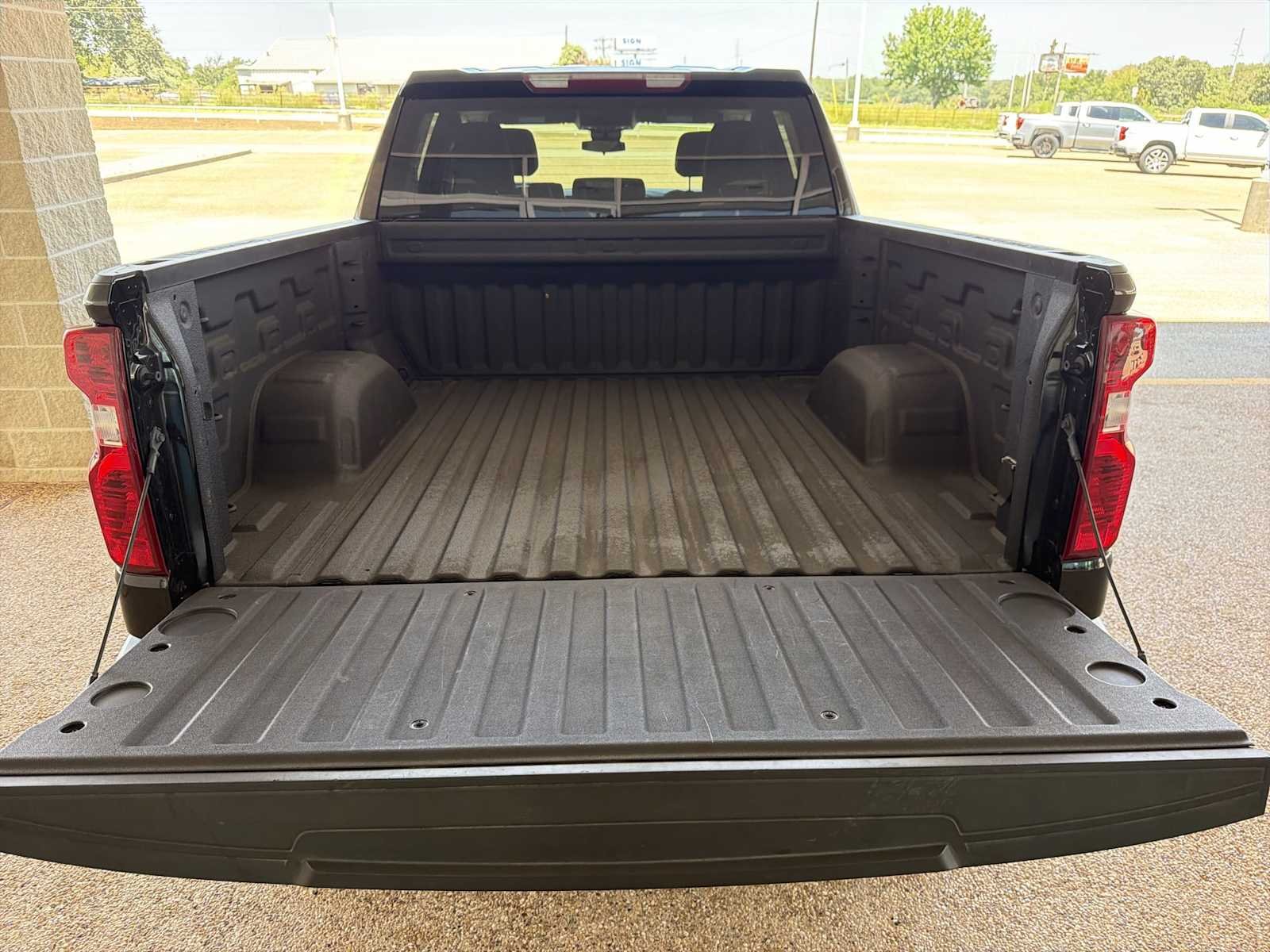Used 2025 Black Chevrolet LT image 26