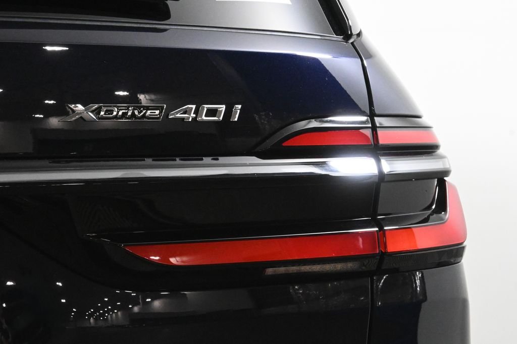 Used 2027 Black BMW xDrive40i image 13