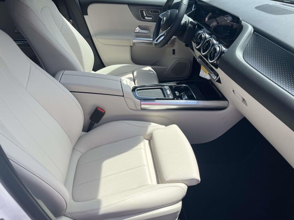 New 2026 Polar White Mercedes-Benz GLA 250 image 22