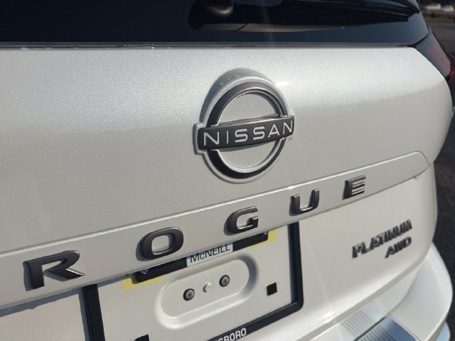 New 2026 White Nissan Platinum image 32