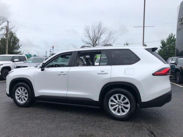Certified Used 2024 WIND CHILL PEARL Toyota  image 5