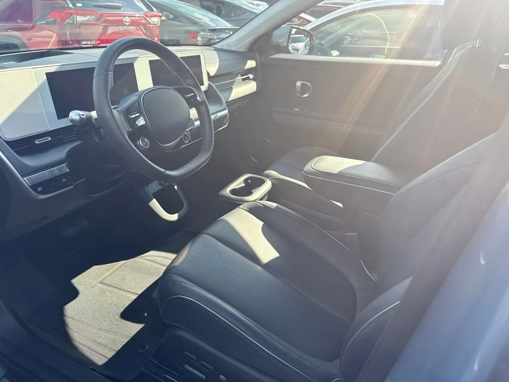Used 2024 Blue Hyundai Limited image 3