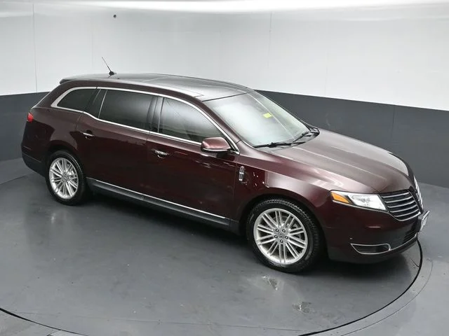 Used 2019 Burgundy Velvet Metallic Tinted Clearcoat Lincoln Reserve image 46