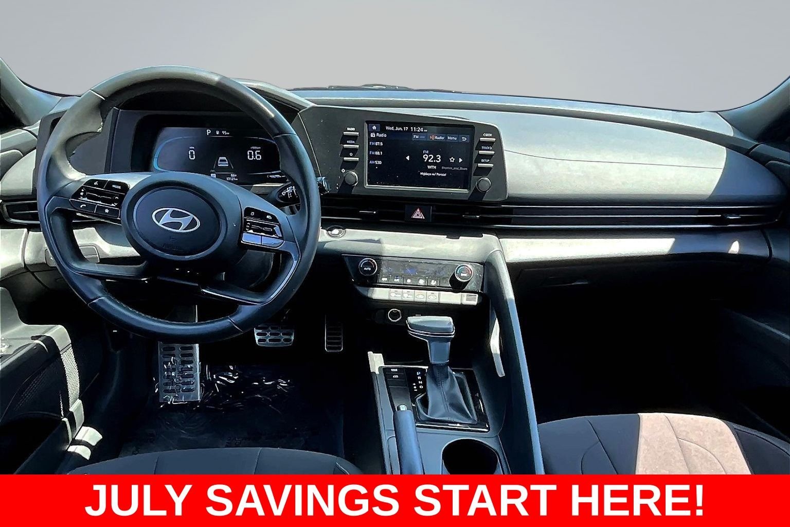 Used 2025 Gray Hyundai SEL Sport image 10