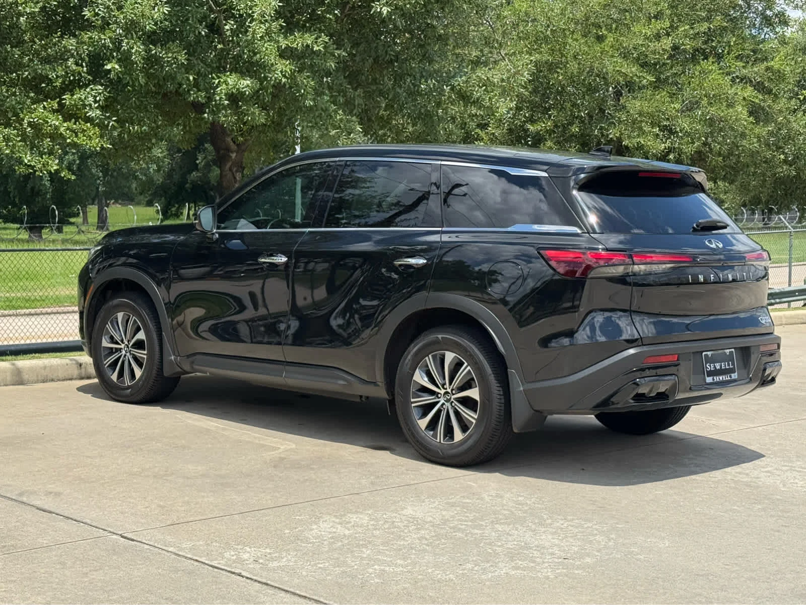Certified Used 2023 Mineral Black INFINITI PURE image 8