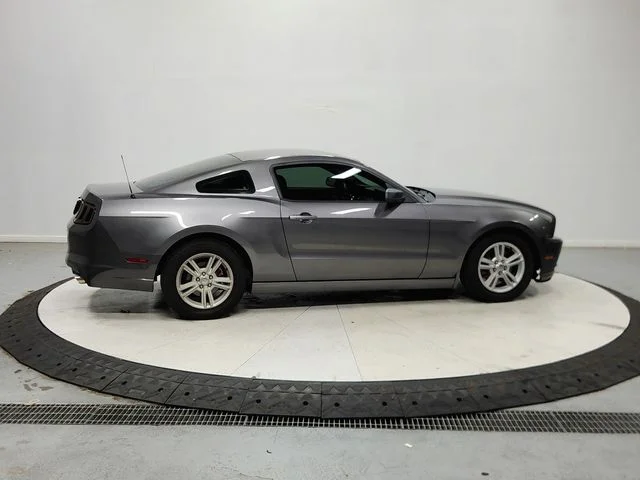 Used 2014 Gray Ford V6 image 9