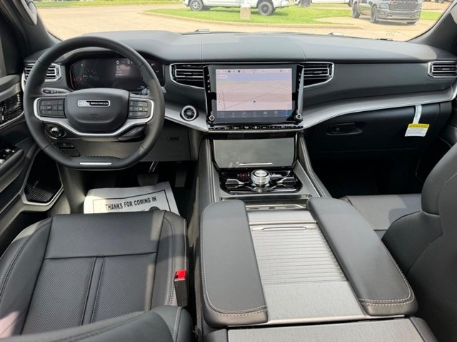 New 2026 Silver-Zynith Exterior Paint Jeep Limited Reserve image 15
