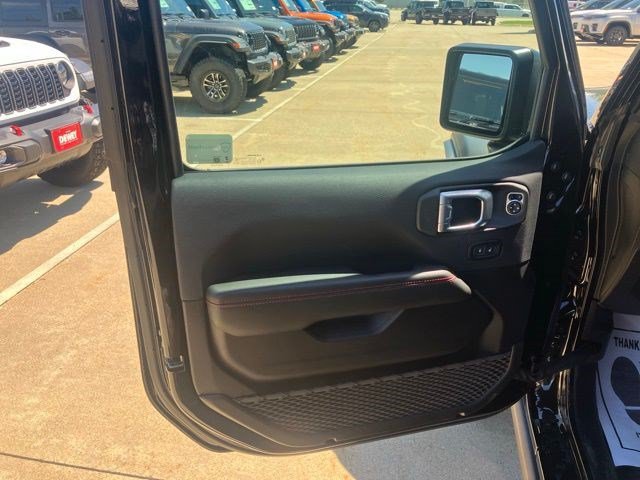 New 2026 Black Clear-Coat Exterior Paint Jeep Rubicon image 8