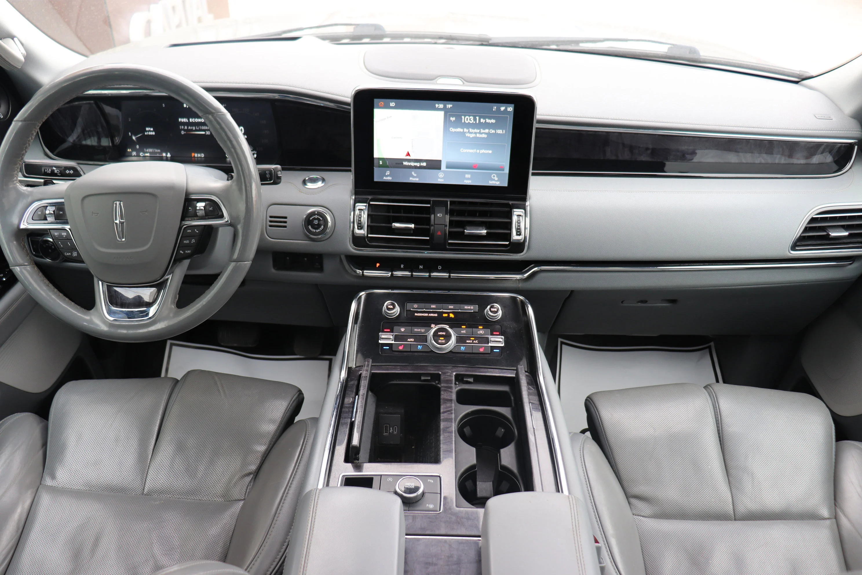 Used 2021 Gray Lincoln Reserve image 20