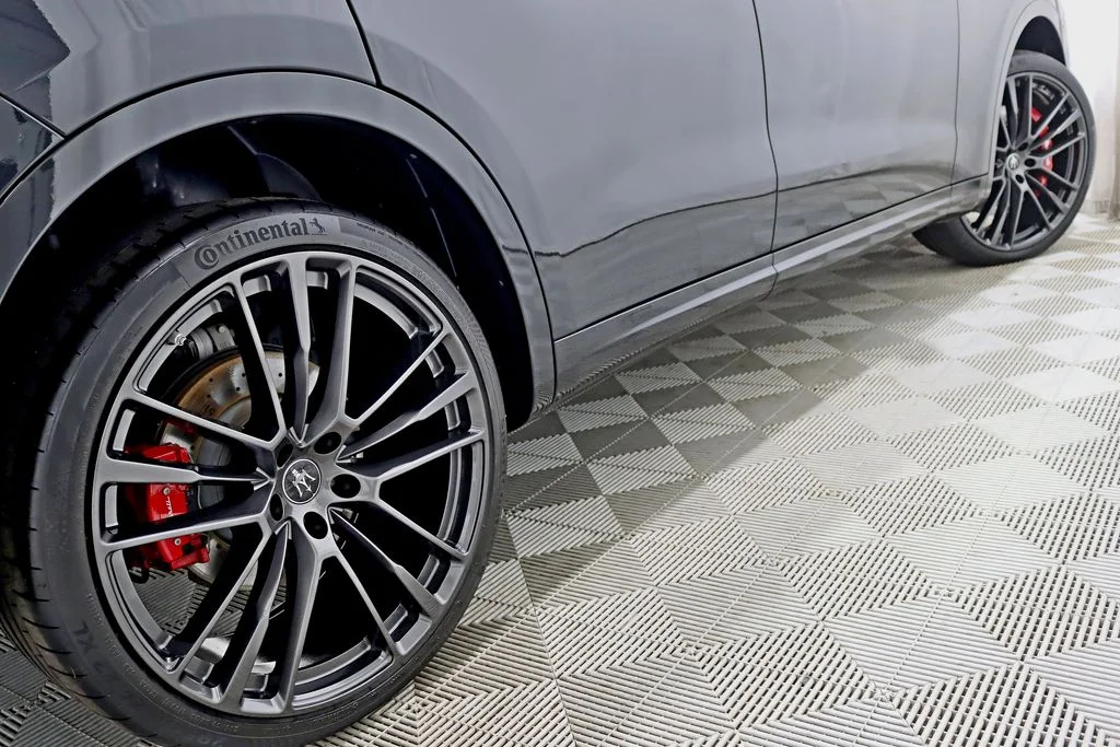 Used 2022 Black Maserati Modena image 12