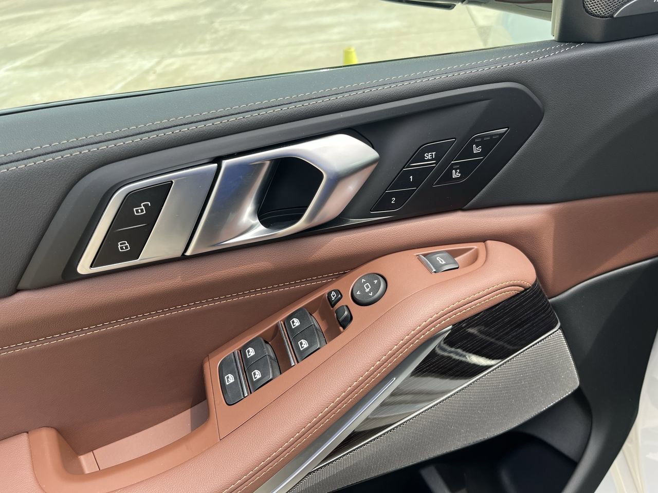 New 2026 Mineral White Metallic BMW xDrive40i image 19