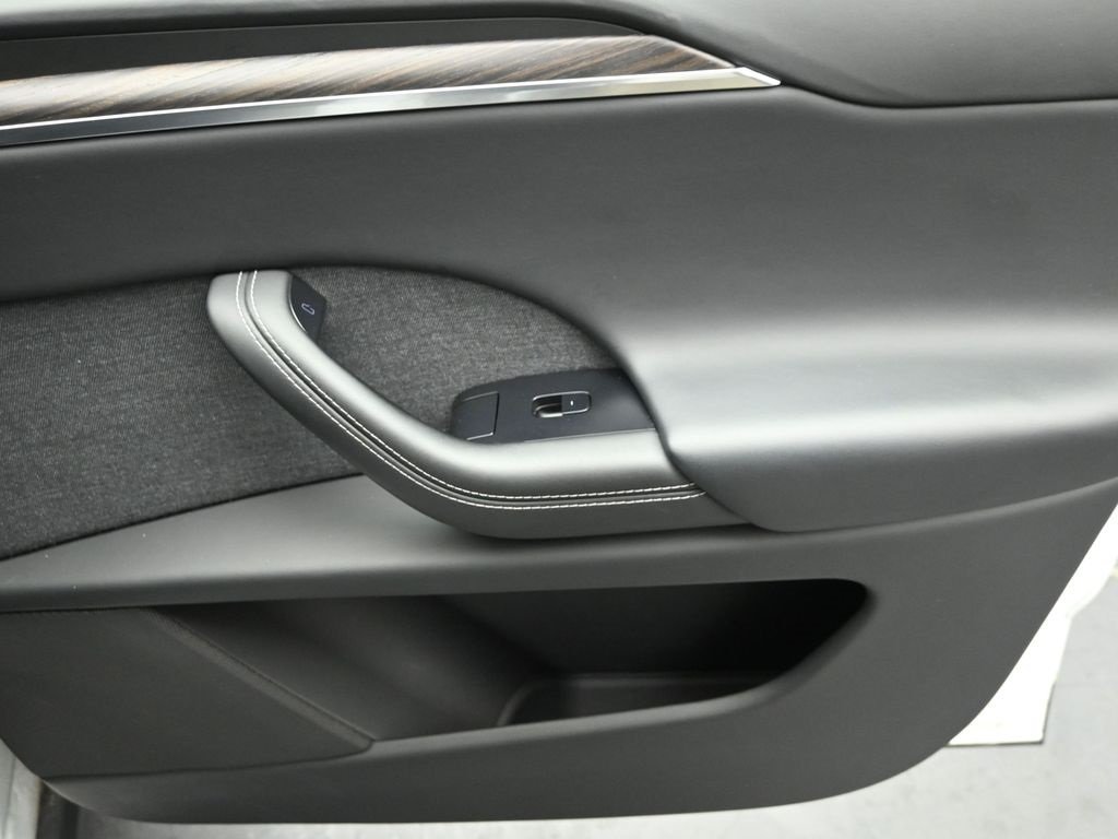 2022 TESLA MODEL X - Image 25