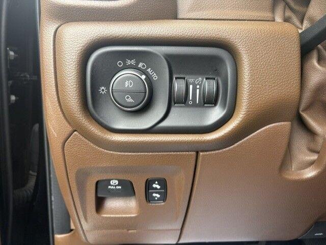 Used 2020 Diamond Black Crystal Pearlcoat Ram Laramie image 22