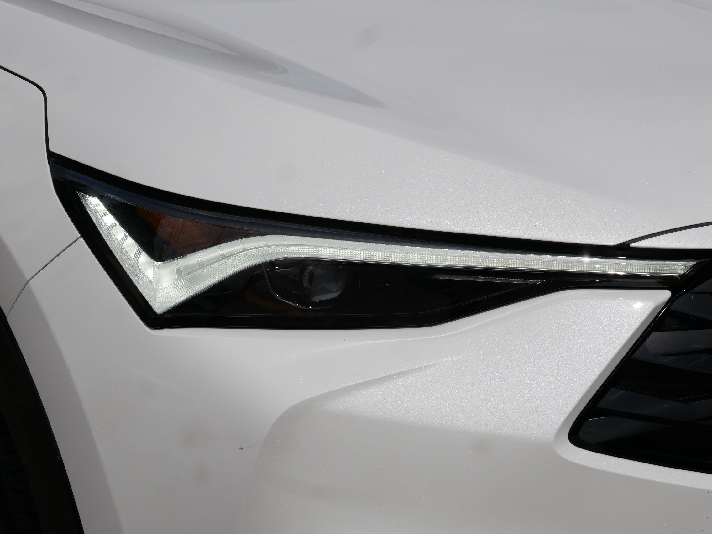 Used 2025 Platinum White Pearl Acura w/A-Spec Package image 16