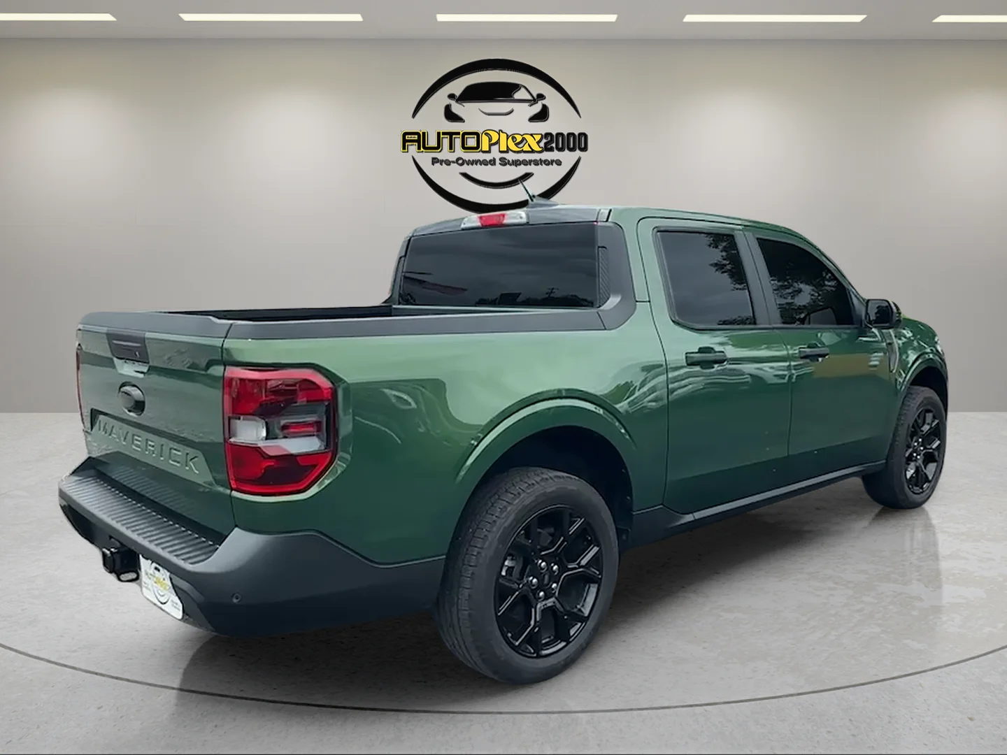 Used 2025 Green Ford XLT image 7