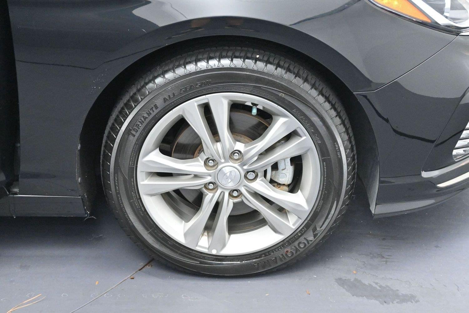 Used 2019 Phantom Black Hyundai SEL image 31