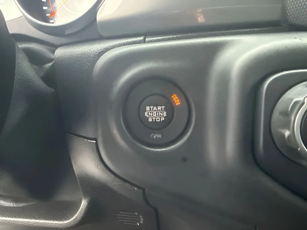 Used 2018 White Jeep Unlimited Sahara image 10