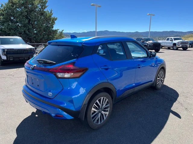Used 2022 Electric Blue Metallic Nissan SV image 8