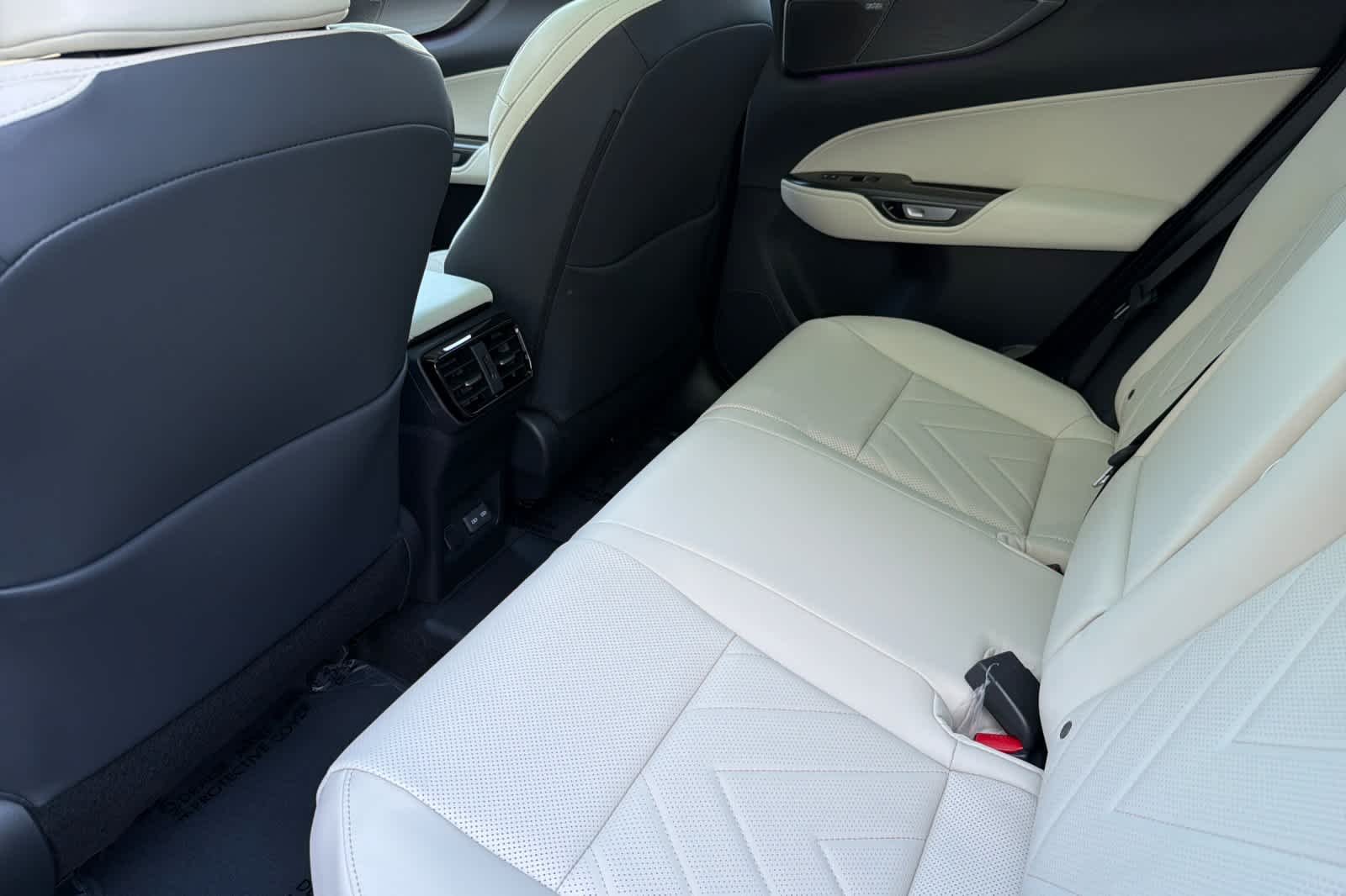 New 2026 Nori Green Pearl Lexus NX 450h+ LUXURY AWD image 4